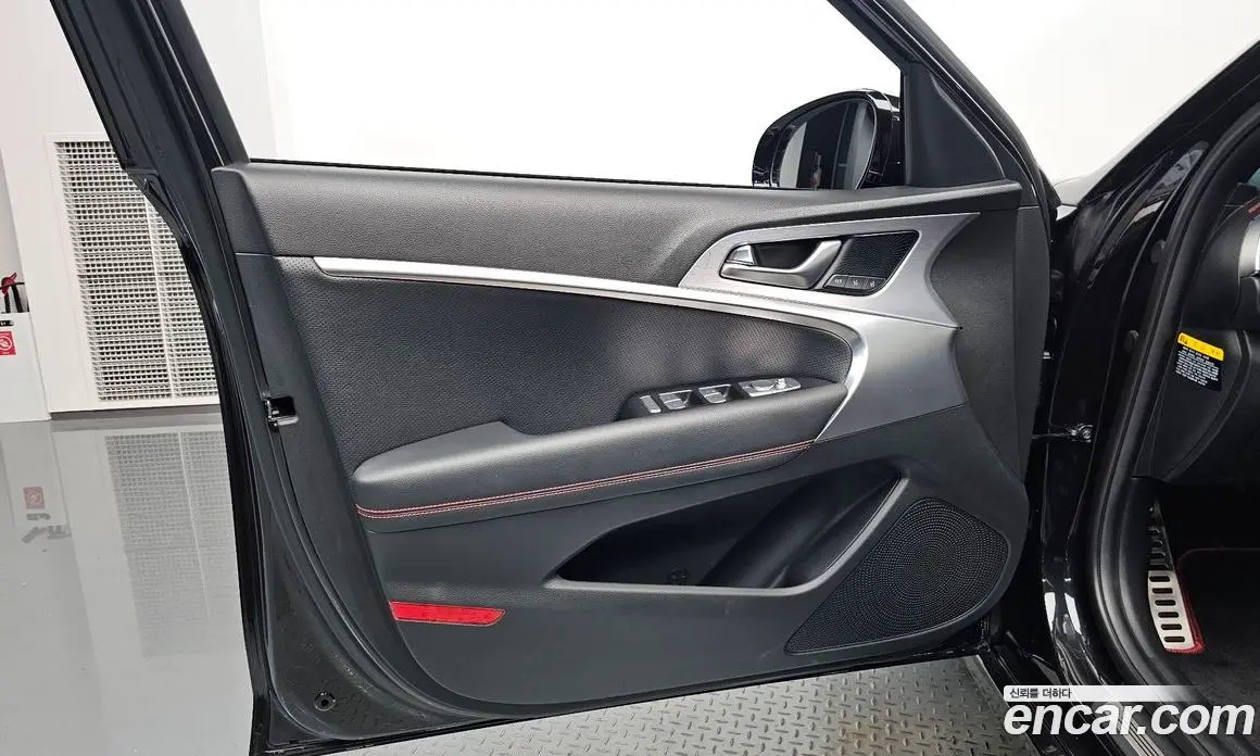 Genesis G70 2019 3.3 автомат (гидро), фото 13 Genesis G70 2019 3.3 автомат (гидро), фото 13