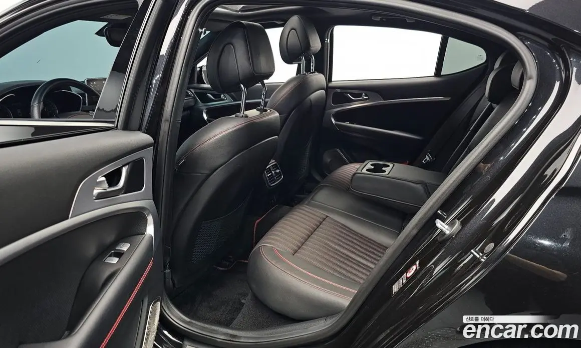 Genesis G70 2019 3.3 автомат (гидро), фото 15 Genesis G70 2019 3.3 автомат (гидро), фото 15