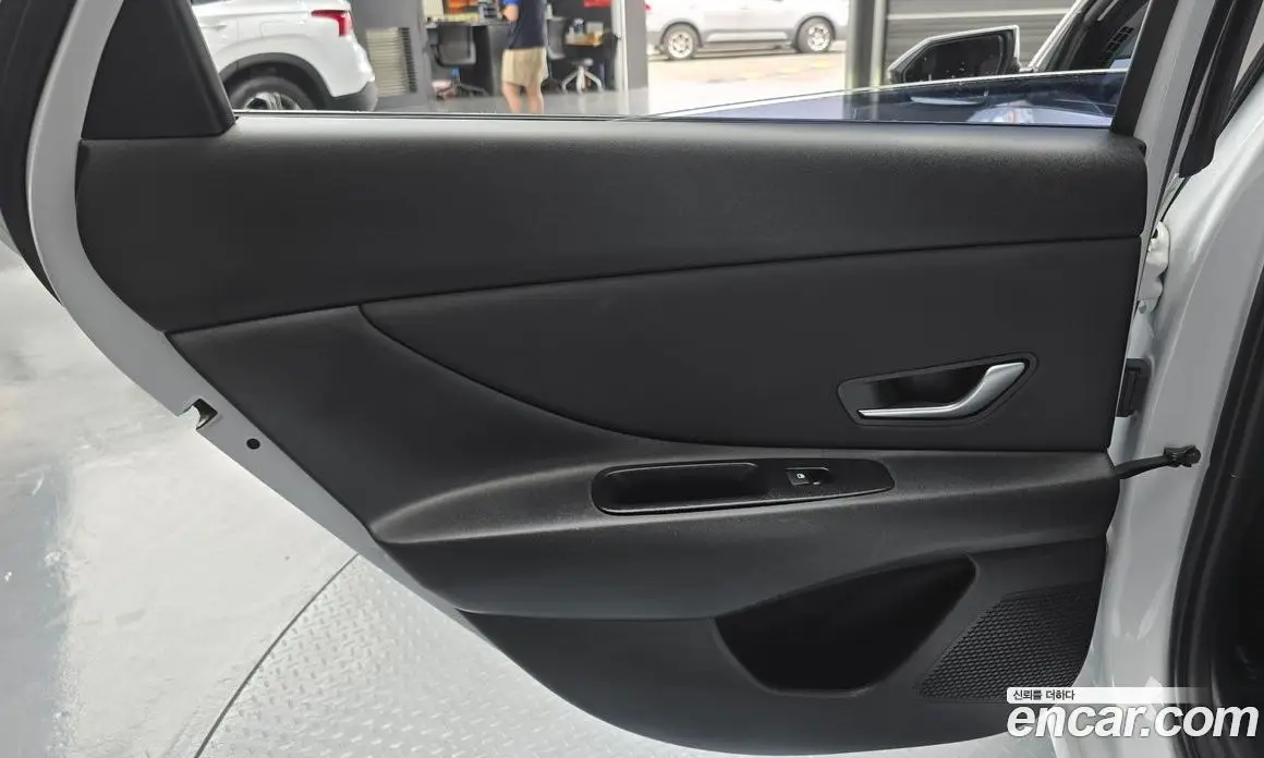 Hyundai Avante 2023 1.6 автомат (гидро), фото 15