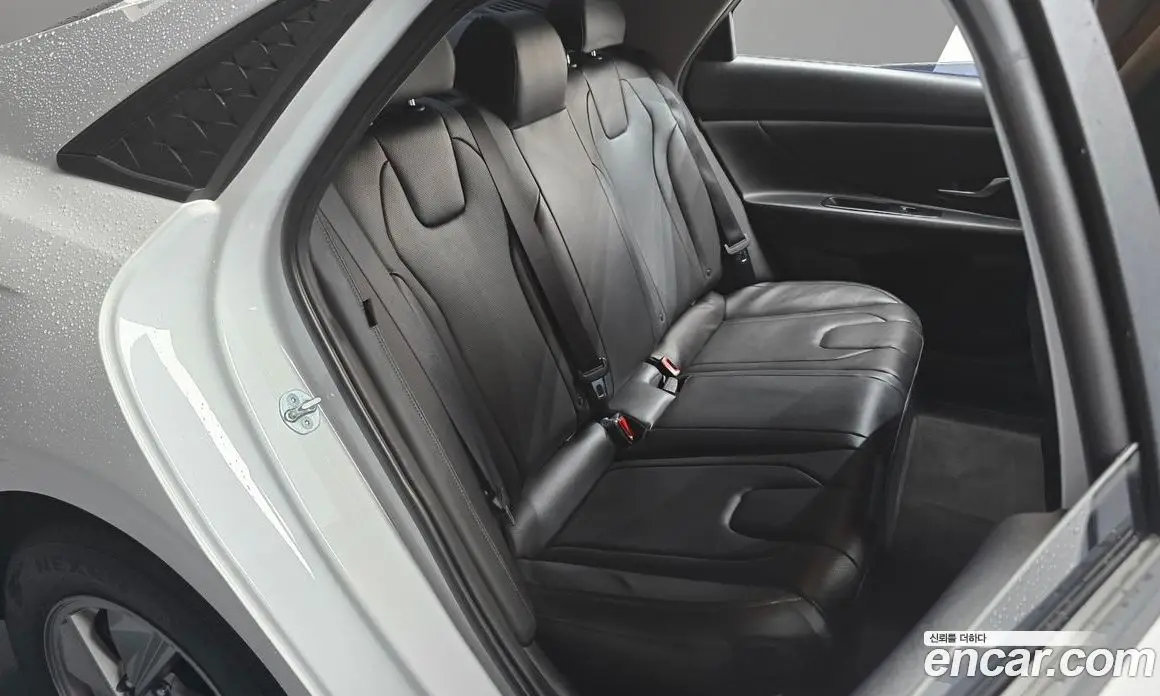 Hyundai Avante 2023 1.6 автомат (гидро), фото 18