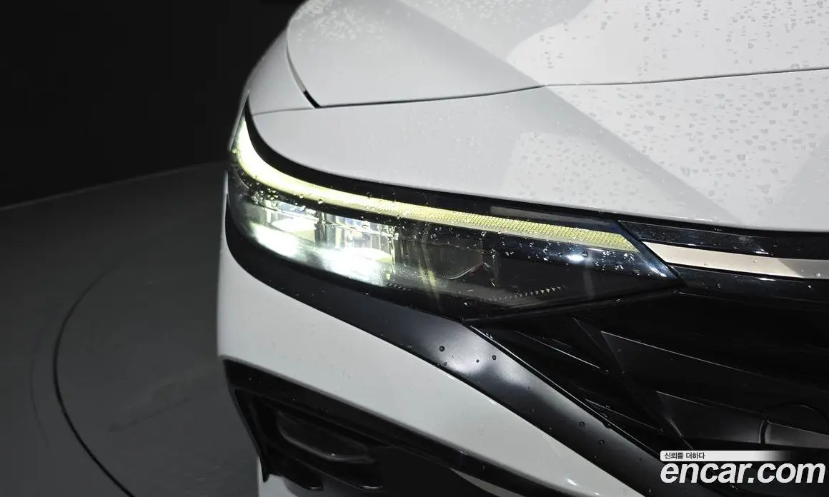 Hyundai Avante 2023 1.6 автомат (гидро), фото 8