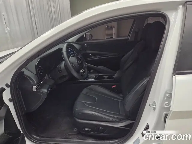 Hyundai Avante 2023 1.6 автомат (гидро), миниатюра 7 Hyundai Avante 2023 1.6 автомат (гидро), миниатюра 7
