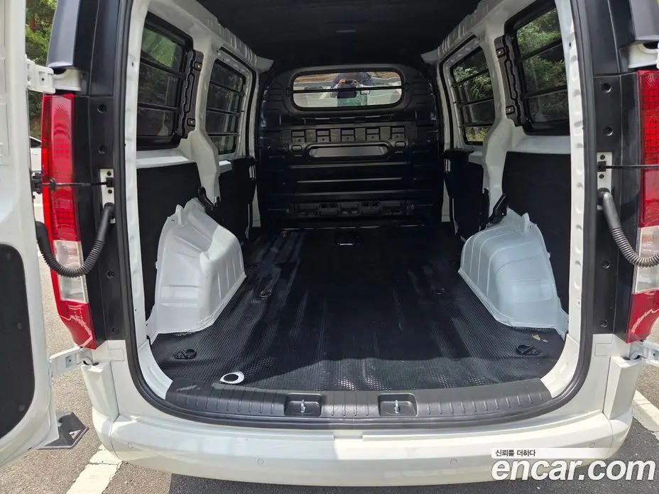 Hyundai Staria 2025 3.5 автомат (гидро), фото 20 Hyundai Staria 2025 3.5 автомат (гидро), фото 20