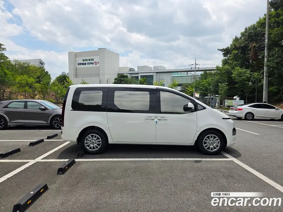 Hyundai Staria 2025 3.5 автомат (гидро), фото 3 Hyundai Staria 2025 3.5 автомат (гидро), фото 3