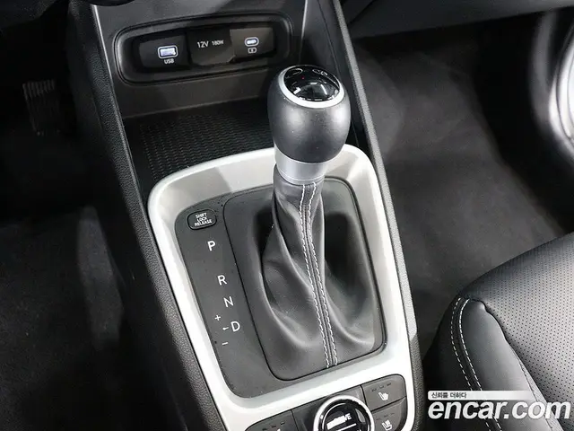 Hyundai Venue 2023 1.6 автомат (гидро), миниатюра 9 Hyundai Venue 2023 1.6 автомат (гидро), миниатюра 9