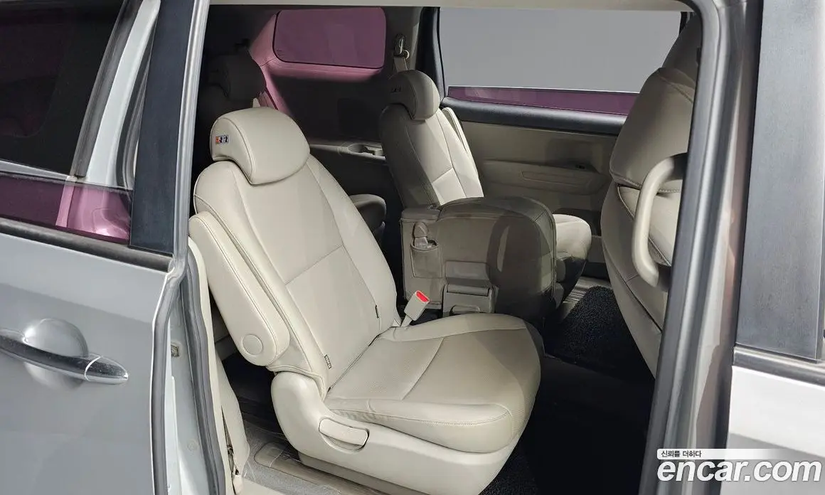 Kia Carnival 2018 2.2 автомат (гидро), фото 18 Kia Carnival 2018 2.2 автомат (гидро), фото 18
