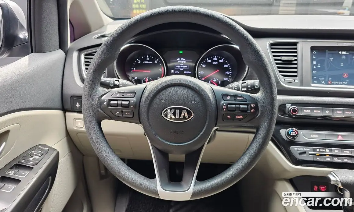 Kia Carnival 2018 2.2 автомат (гидро), фото 19 Kia Carnival 2018 2.2 автомат (гидро), фото 19