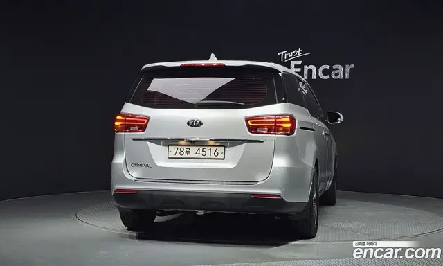 Kia Carnival 2018 2.2 автомат (гидро), миниатюра 4 Kia Carnival 2018 2.2 автомат (гидро), миниатюра 4