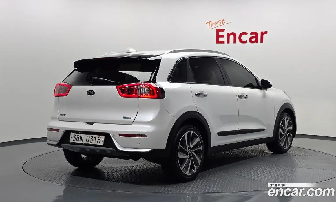 Kia Niro 2016 1.6 автомат (гидро), фото 2 Kia Niro 2016 1.6 автомат (гидро), фото 2