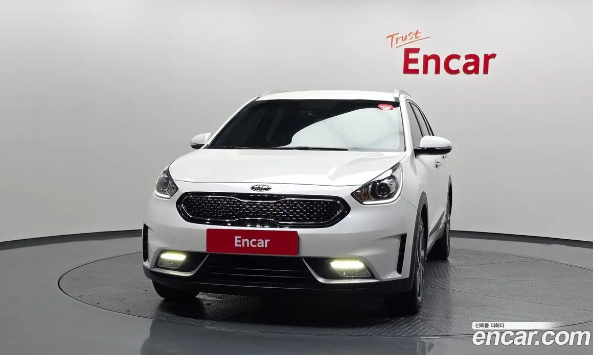 Kia Niro 2016 1.6 автомат (гидро), фото 3 Kia Niro 2016 1.6 автомат (гидро), фото 3