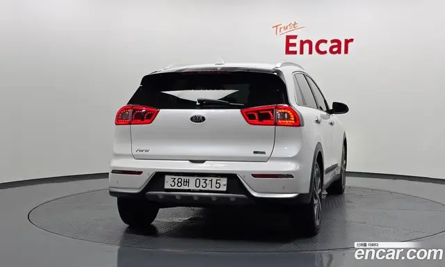 Kia Niro 2016 1.6 автомат (гидро), миниатюра 4 Kia Niro 2016 1.6 автомат (гидро), миниатюра 4