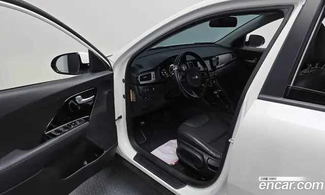 Kia Niro 2016 1.6 автомат (гидро), миниатюра 10 Kia Niro 2016 1.6 автомат (гидро), миниатюра 10