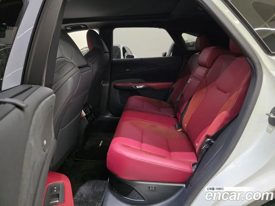 Lexus RX 2025 2.4 автомат (гидро), фото 11 Lexus RX 2025 2.4 автомат (гидро), фото 11