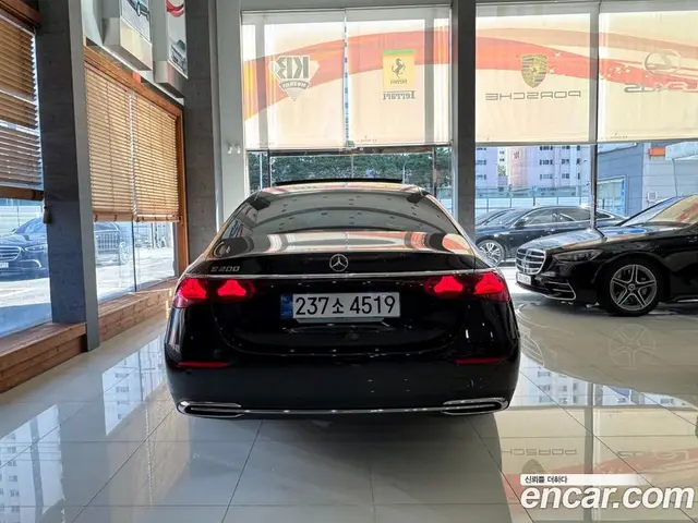 Mercedes-Benz E-Class 2024 2.0 автомат (гидро), миниатюра 4