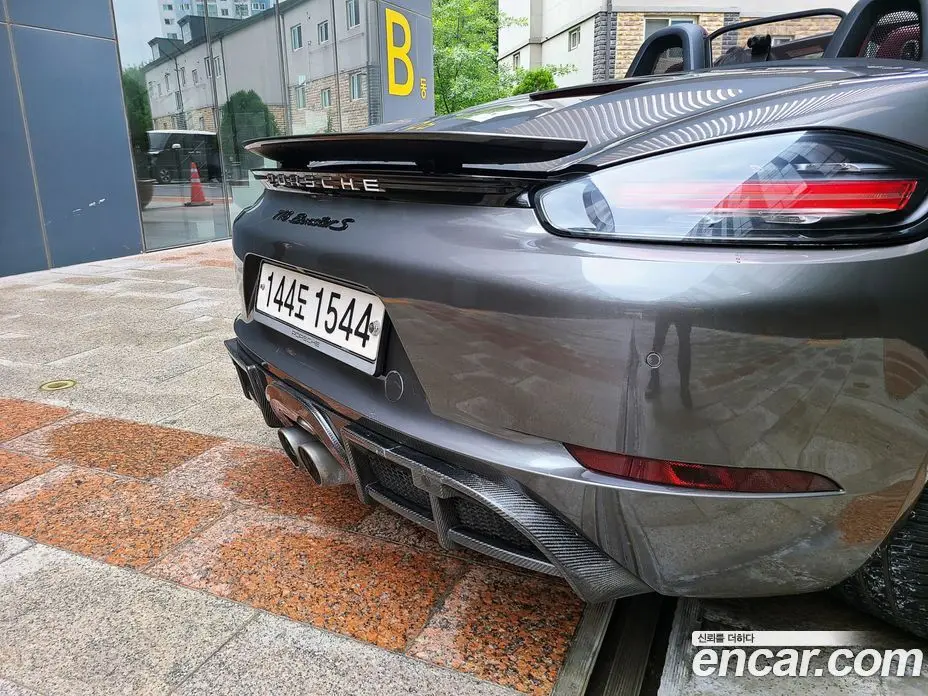 Porsche 718 2016 2.5 автомат (гидро), фото 16 Porsche 718 2016 2.5 автомат (гидро), фото 16
