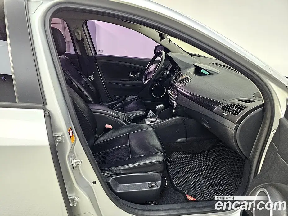 Renault (Samsung) SM3 2014 1.6 автомат (гидро), фото 10 Renault (Samsung) SM3 2014 1.6 автомат (гидро), фото 10
