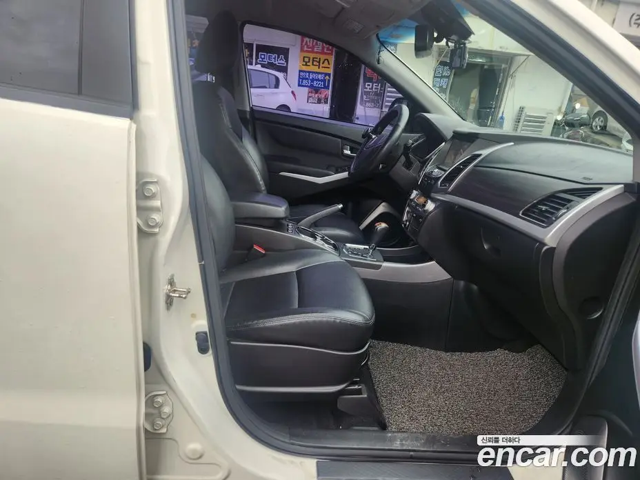 SsangYong Korando 2015 2.2 автомат (гидро), фото 13