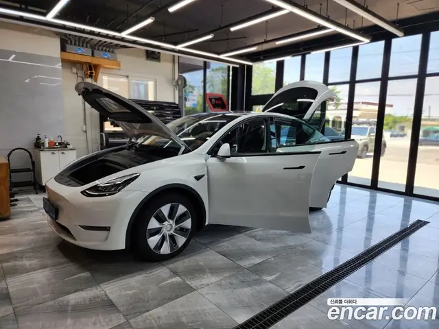 Tesla Model Y 2022 автомат (гидро), миниатюра 5 Tesla Model Y 2022 автомат (гидро), миниатюра 5