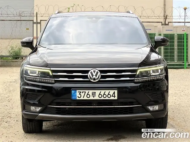 Volkswagen Tiguan 2020 2.0 автомат (гидро), миниатюра 1 Volkswagen Tiguan 2020 2.0 автомат (гидро), миниатюра 1