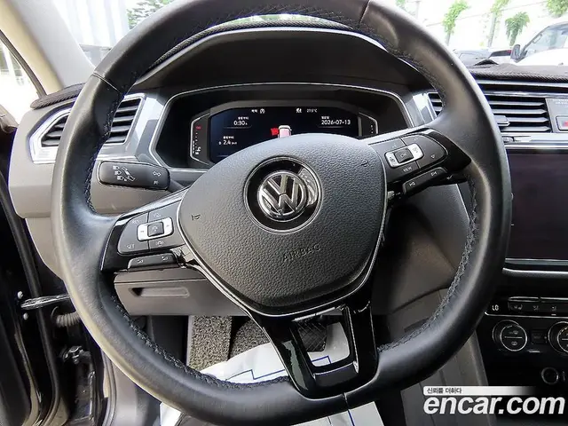 Volkswagen Tiguan 2020 2.0 автомат (гидро), миниатюра 8 Volkswagen Tiguan 2020 2.0 автомат (гидро), миниатюра 8