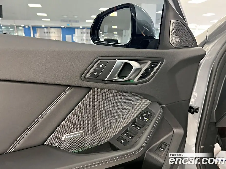 BMW 1 серия 2025 2.0 автомат (гидро), фото 16 BMW 1 серия 2025 2.0 автомат (гидро), фото 16