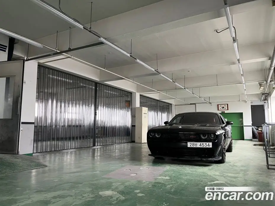Dodge Challenger 2013 6.4 механика, фото 12 Dodge Challenger 2013 6.4 механика, фото 12
