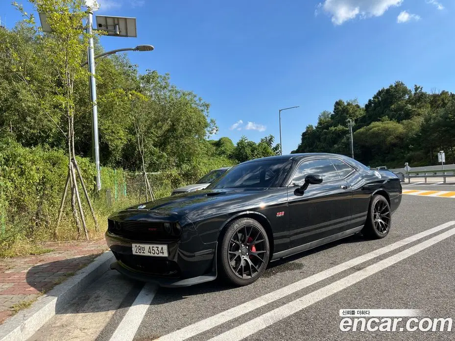 Dodge Challenger 2013 6.4 механика, фото 13 Dodge Challenger 2013 6.4 механика, фото 13