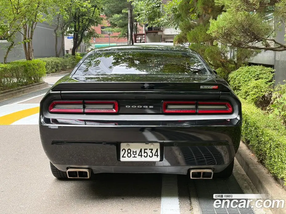 Dodge Challenger 2013 6.4 механика, фото 4 Dodge Challenger 2013 6.4 механика, фото 4