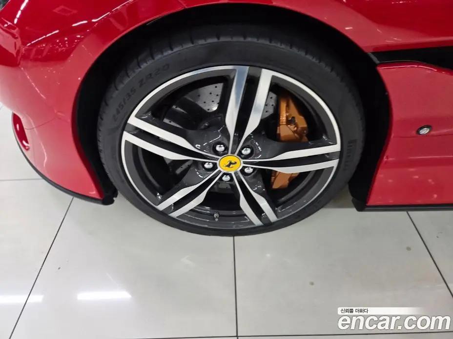 Ferrari Portofino 2018 3.9 автомат (гидро), фото 5 Ferrari Portofino 2018 3.9 автомат (гидро), фото 5