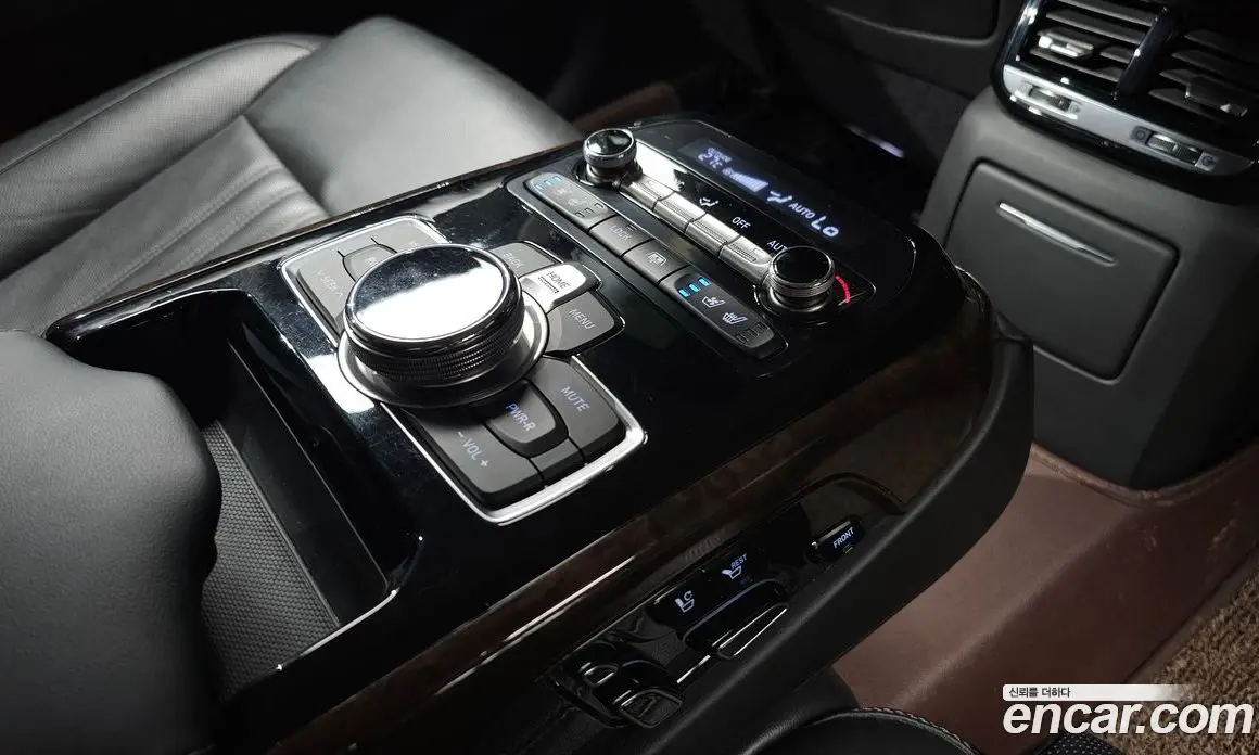Genesis EQ900 2016 3.8 автомат (гидро), фото 19 Genesis EQ900 2016 3.8 автомат (гидро), фото 19