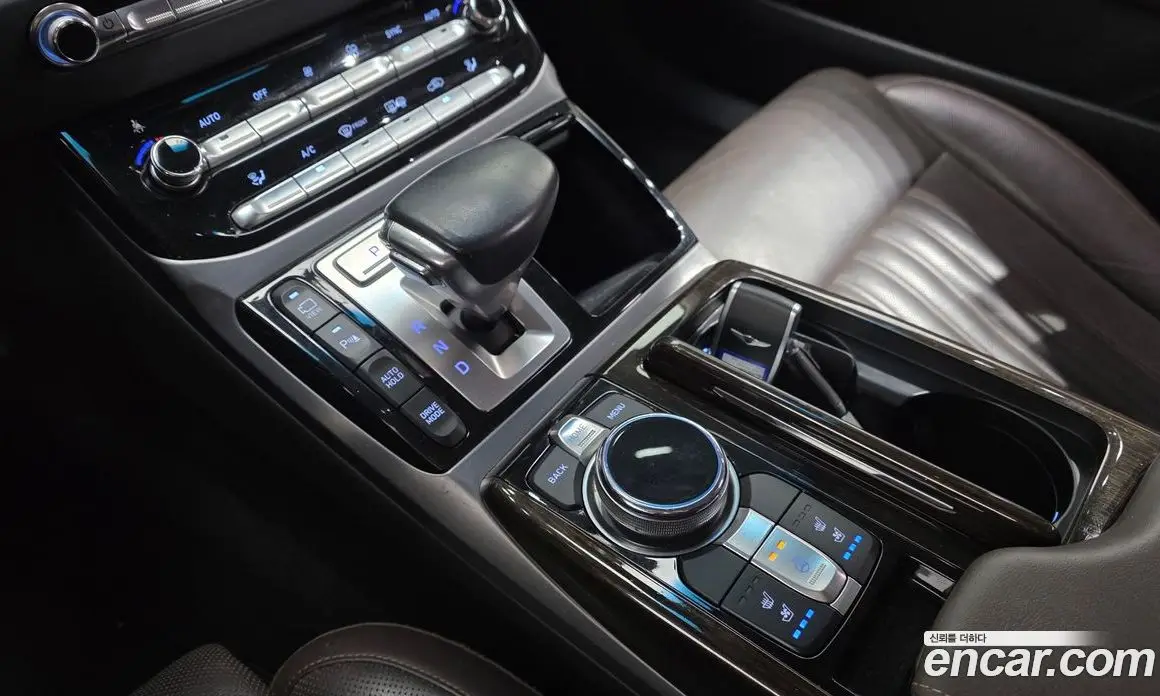 Genesis EQ900 2017 3.8 автомат (гидро), фото 9 Genesis EQ900 2017 3.8 автомат (гидро), фото 9