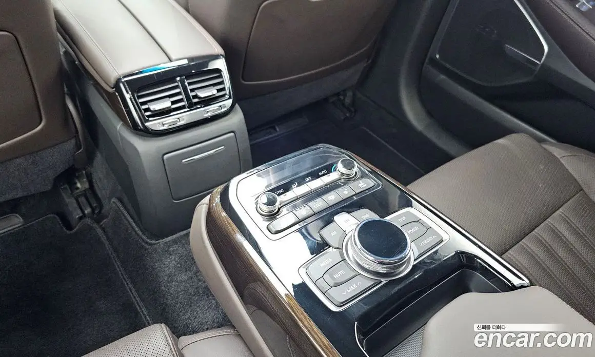 Genesis EQ900 2018 3.8 автомат (гидро), фото 23 Genesis EQ900 2018 3.8 автомат (гидро), фото 23