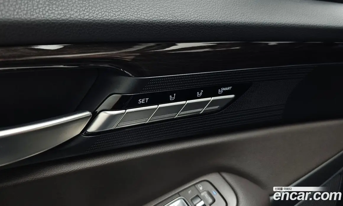 Genesis EQ900 2018 3.8 автомат (гидро), фото 31 Genesis EQ900 2018 3.8 автомат (гидро), фото 31