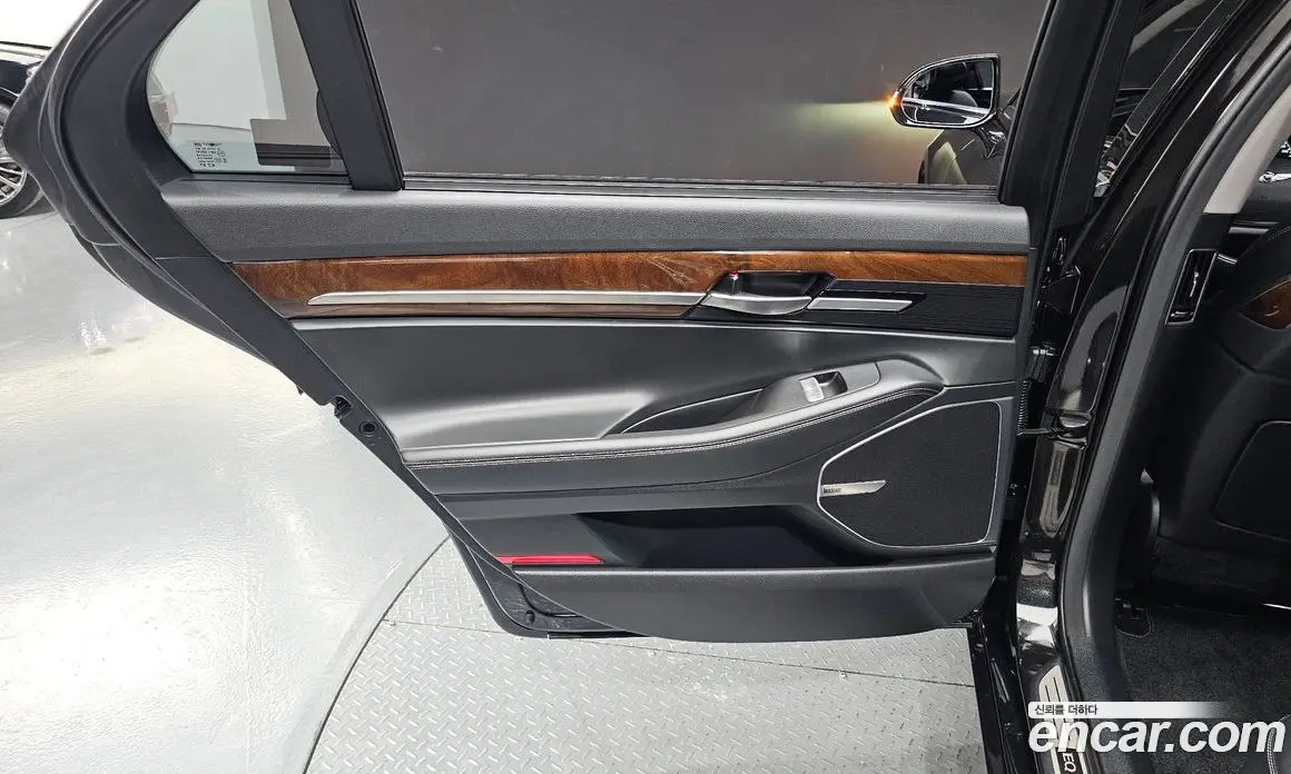Genesis EQ900 2018 3.8 автомат (гидро), фото 14 Genesis EQ900 2018 3.8 автомат (гидро), фото 14
