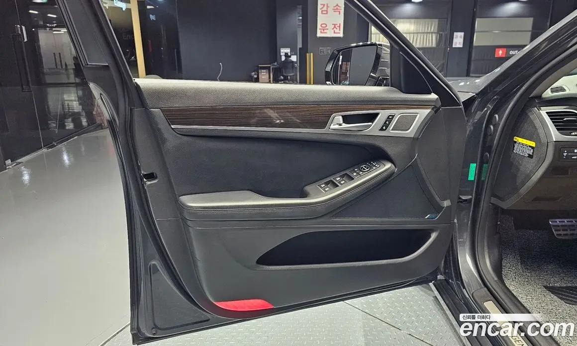 Genesis G80 2018 3.3 автомат (гидро), фото 14 Genesis G80 2018 3.3 автомат (гидро), фото 14
