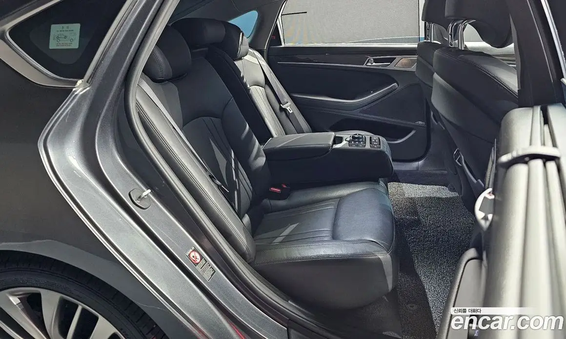 Genesis G80 2018 3.3 автомат (гидро), фото 17 Genesis G80 2018 3.3 автомат (гидро), фото 17
