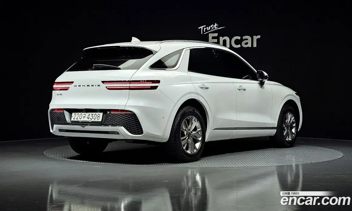 Genesis GV70 2021 2.2 автомат (гидро), фото 2 Genesis GV70 2021 2.2 автомат (гидро), фото 2