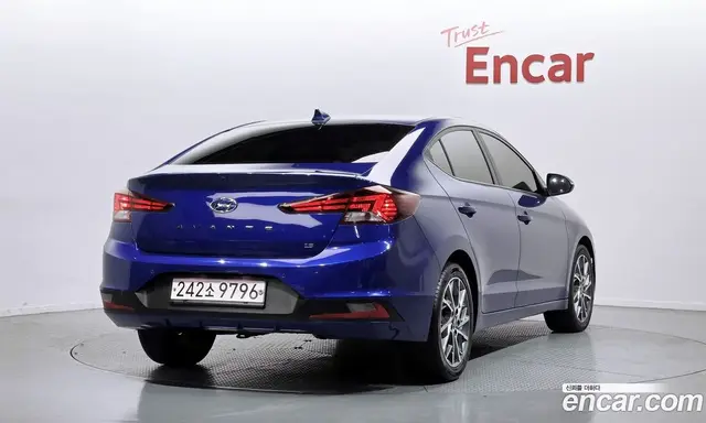 Hyundai Avante 2018 1.6 автомат (гидро), миниатюра 2