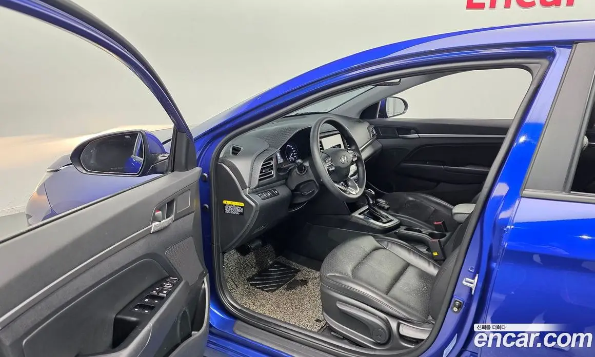 Hyundai Avante 2018 1.6 автомат (гидро), фото 11