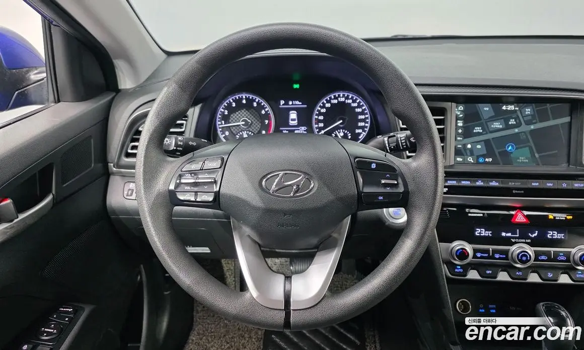 Hyundai Avante 2018 1.6 автомат (гидро), фото 13