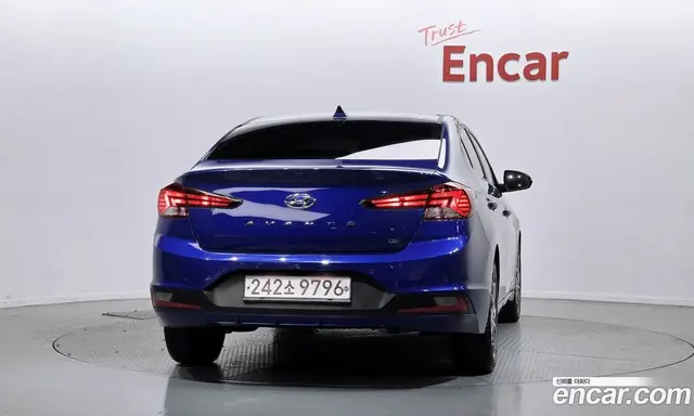 Hyundai Avante 2018 1.6 автомат (гидро), миниатюра 4
