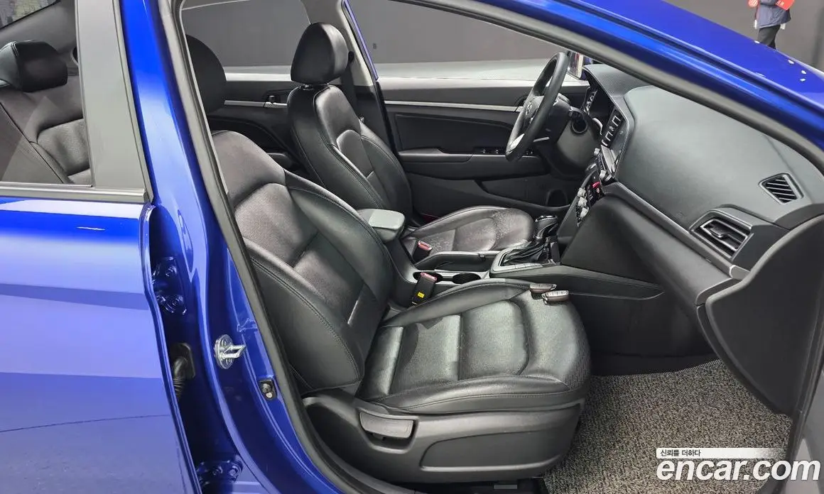 Hyundai Avante 2018 1.6 автомат (гидро), фото 10