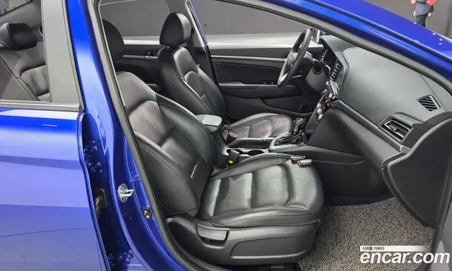 Hyundai Avante 2018 1.6 автомат (гидро), миниатюра 10