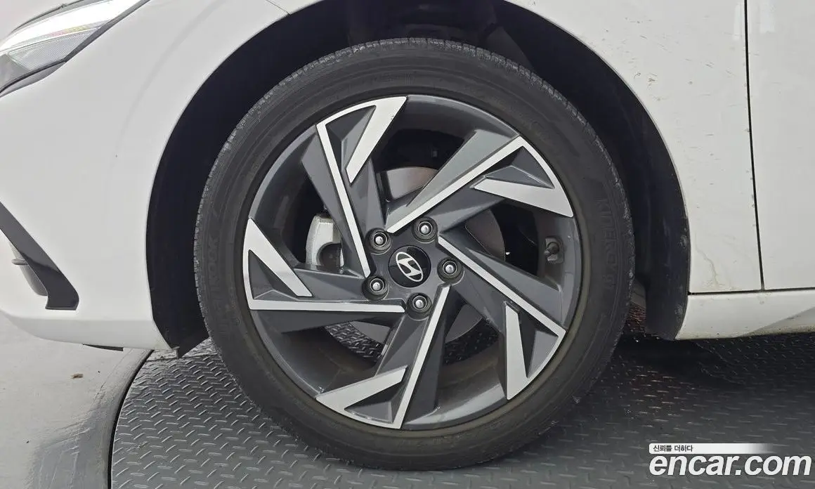 Hyundai Avante 2023 1.6 автомат (гидро), фото 5 Hyundai Avante 2023 1.6 автомат (гидро), фото 5