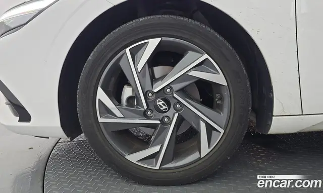 Hyundai Avante 2023 1.6 автомат (гидро), миниатюра 5 Hyundai Avante 2023 1.6 автомат (гидро), миниатюра 5