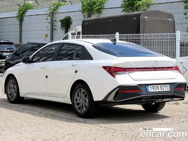 Hyundai Avante 2023 1.6 автомат (гидро), миниатюра 3 Hyundai Avante 2023 1.6 автомат (гидро), миниатюра 3