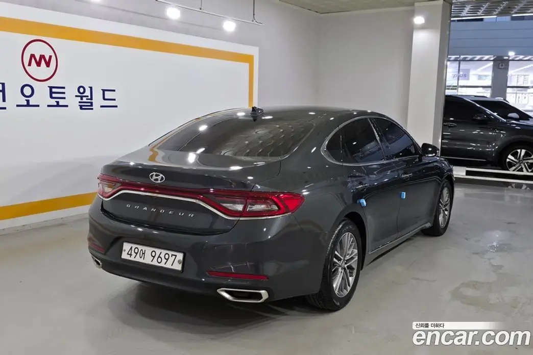 Hyundai Grandeur 2017 2.4 автомат (гидро), фото 2 Hyundai Grandeur 2017 2.4 автомат (гидро), фото 2