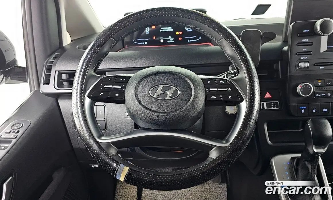 Hyundai Staria 2021 2.2 автомат (гидро), фото 14
