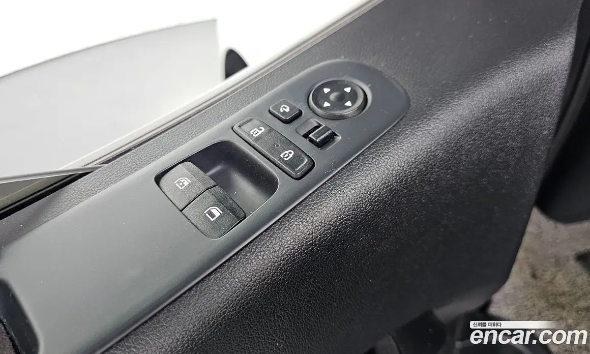 Hyundai Staria 2021 2.2 автомат (гидро), фото 17