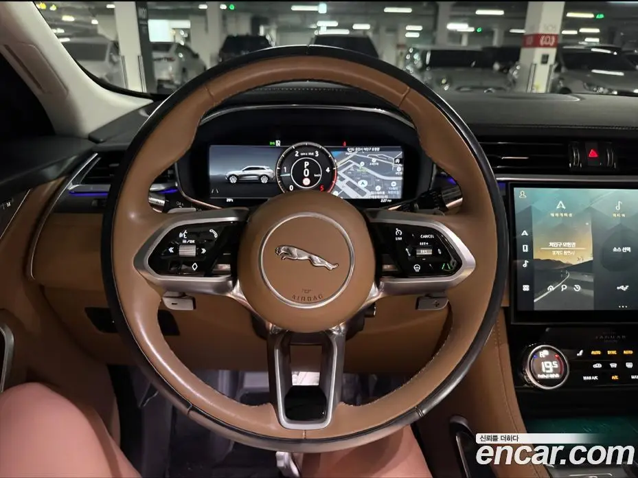 Jaguar F-Pace 2021 2.0 автомат (гидро), фото 6 Jaguar F-Pace 2021 2.0 автомат (гидро), фото 6
